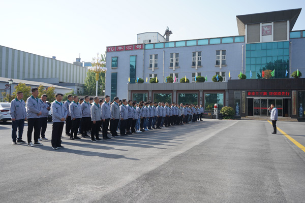 “紅五月”拉開了序幕.jpg “紅五月”拉開了序幕.jpg